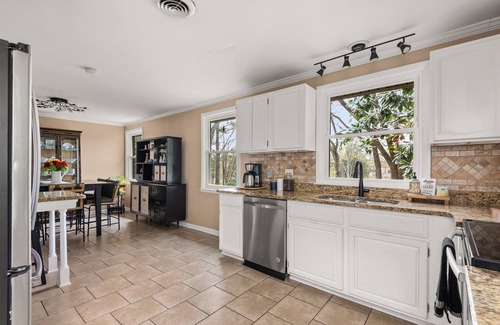 Nashville House | Honky-Tonk Home Bar | Min 2 Broadway