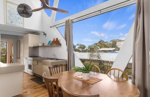 Tin Can Bay House | Hook Wine and Sinker