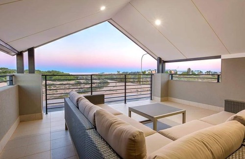 Exmouth House | Hooked - You'll be HOOKED on this beauty in no time.