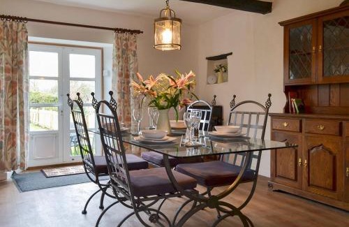 Axbridge House | Hopedene Cottage