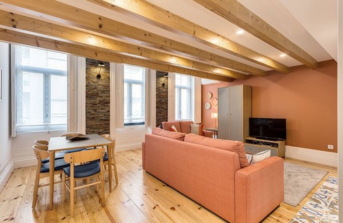 Paranhos Apartment | Hopstays - Oporto Tiles 2