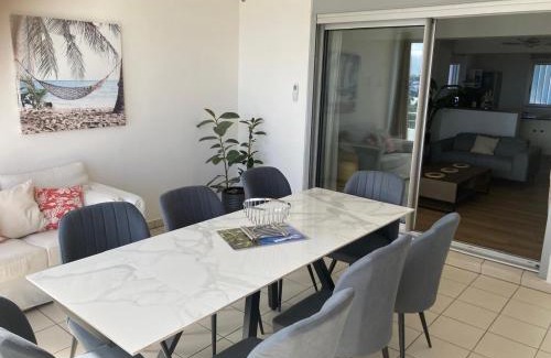 Saint-Pierre De La Reunion Apartment | Horizon - Duplex classé 3 étoiles vues mer et montagne à Terre Sainte