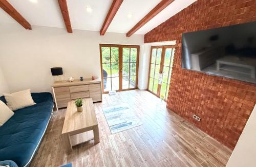 Cesky Jiretin House | Horský dům pod přehradou u sjezdovky a potůčka v horách