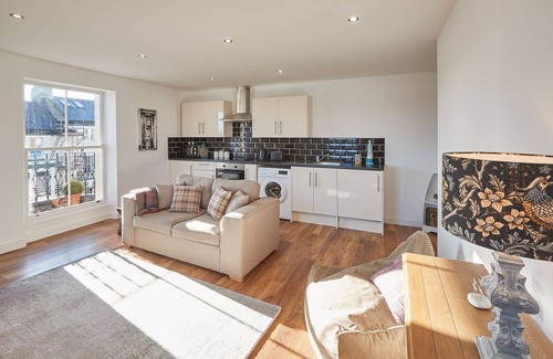 West Cliff Apartment | Host Stay Abbey Court Apartment