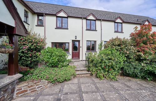 Knowstone House | Host & Stay | Coombe Cottage