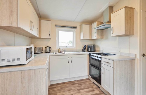 Pickering Ski Chalet | Host & Stay | Deer View Lodge