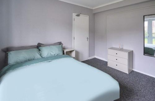 Lower Wick House | Host & Stay - Oldbury Road