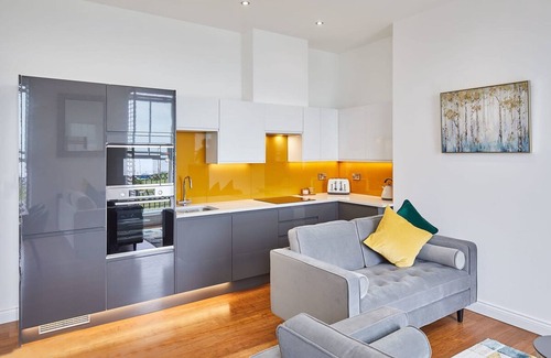 West Cliff Apartment | Host Stay The Connell