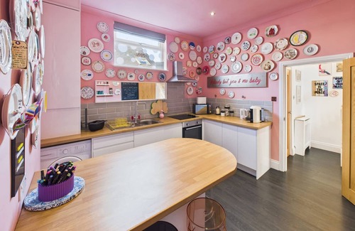Saltburn-by-the-Sea Apartment | Host Stay The Artists Pad