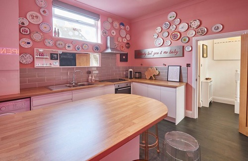 Saltburn-by-the-Sea Apartment | Host Stay The Artists Pad