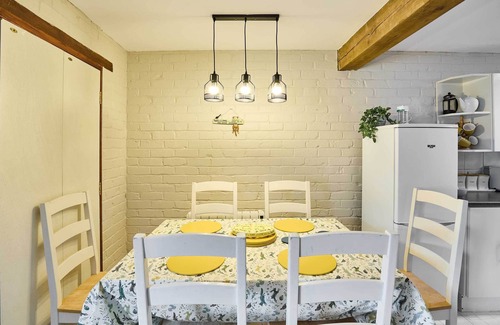 Fakenham House | Host & Stay | West Barn