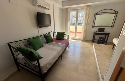 Central District Hotel | Hostal El Olivo