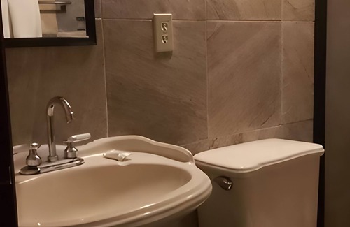 San Jose del Cabo Hotel | Hostal Hab 13, En Zona Hotelera, Campo de Golf, Balcón Privado, Barra y Playa