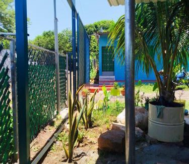La Union House | Hostal las flores