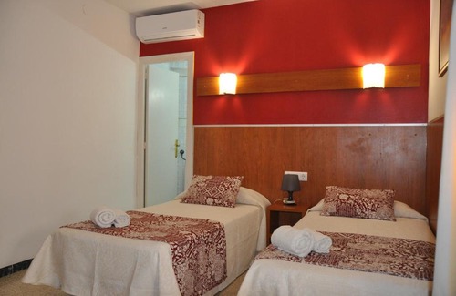 Lloret Town Center House | Hostal - Pensión El Amigo