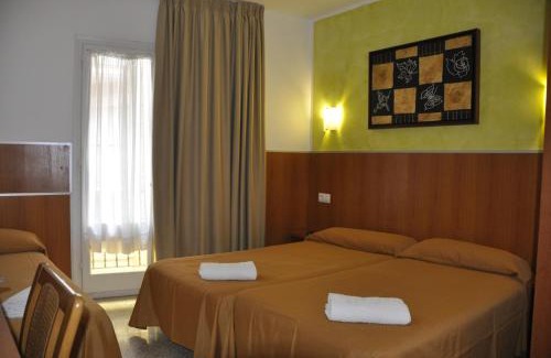 Lloret Town Center House | Hostal - Pensión El Amigo