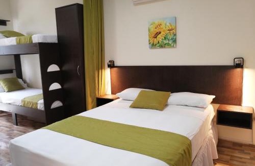 Tonsupa Hotel | Hosteria B y B