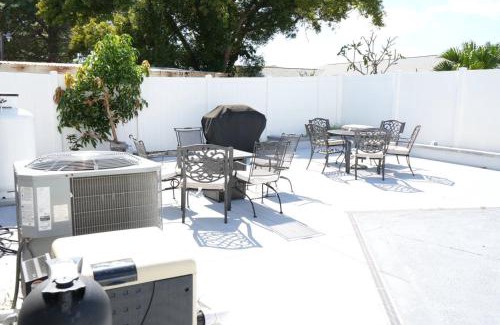 Tampa House | Hosting 1