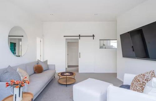 Matarangi House | Hosts on the Coast 109 Simply Divine