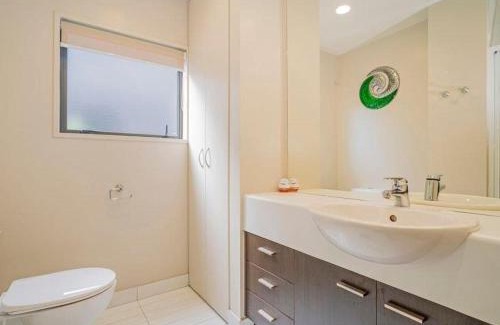 Whitianga Apartment | Hosts on the Coast Sizzle and Soleil