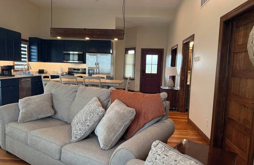 Galena House | Hot Tub 2-bedroom 2 full bath in lovely Galena countryside