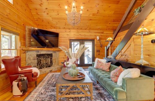 Murphy House | Hot Tub and Fire Pit Fall Family Retreat in Murphy!