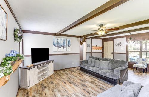 Sevierville House | Hot Tub and Fire Pit Getaway in Sevierville!