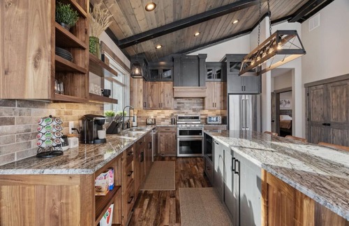 Island Park Apartment | Hot Tub Barrel Sauna Fire Pit Yellowstone