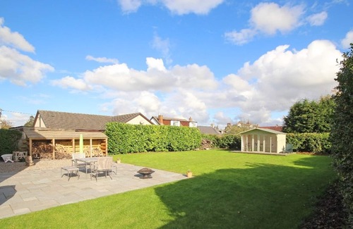 Stanley House | Hot tub, beautifully restored Manse. Fantastic midweek rates available.