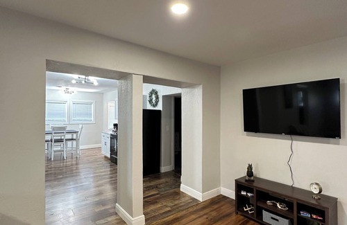 Mena House | Hot Tub Downtown Mena 3BR Family Home