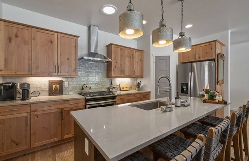 Hermosa House | Hot Tub, Fire Pit, Fenced Yard, 15 Min to Skiing!
