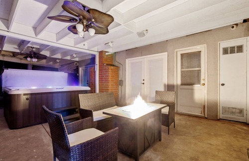 Visalia House | Hot tub, Game Room, Outdoor Kitchen & much more!