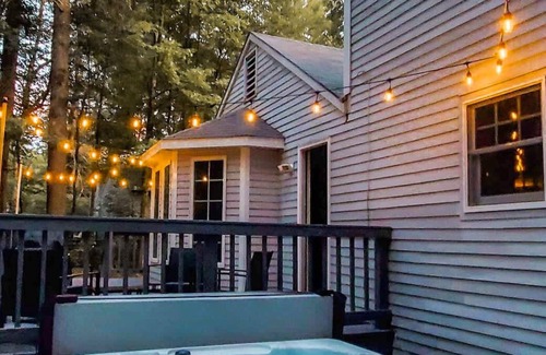 Saratoga Springs House | HOT TUB - Hidden Gem of Saratoga Springs -Fire Pit