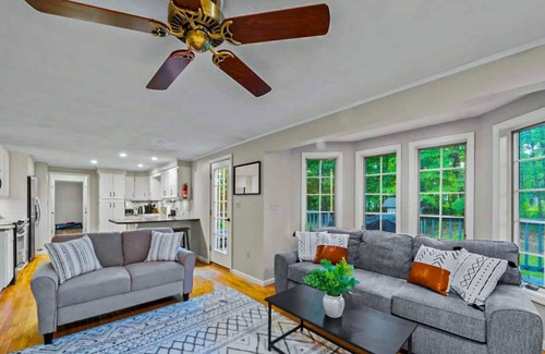 Saratoga Springs House | HOT TUB - Hidden Gem of Saratoga Springs -Fire Pit
