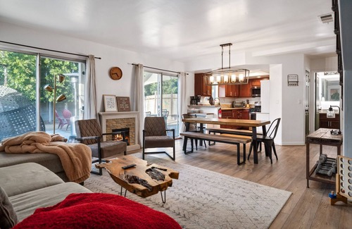 Sutter House | Hot Tub House in Long Beach!