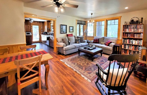 Brockway House | Hot Tub & Lake Tahoe Views: Kings Beach Lodge
