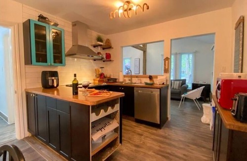 Plympton-Wyoming Cottage | Hot tub, Lakeside, Cozy Charm!