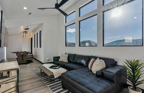 Francis House | Hot Tub Minutes 2 ParkCity & Jodanelle Pets are Allowed