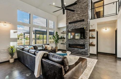 Francis House | Hot Tub Minutes 2 ParkCity & Jodanelle Pets are Allowed