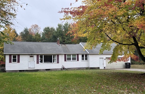 West Olive House | Hot tub, Nature, Parks and Beaches! Right in between Holland and Grand Haven.