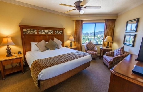 Tahoe Village Hotel | Hot Tub Nights & Arcade Days in a Villa Made for Family Fun l 2 Rooms w/Kitchen