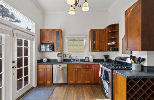 Napa House | Hot Tub | PRIME DWTN NAPA | 3 bed | 2 Bath