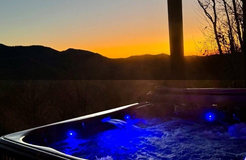 Cranberry Falls Cabin | Hot tub, theater room w/100" tv, views, firepit, 3 king beds, porch perfection!