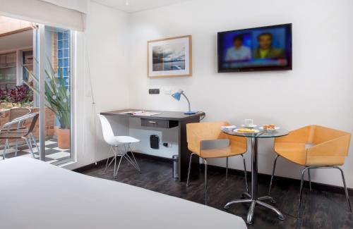 San Patricio Hotel | Hotel 104 Art Suites