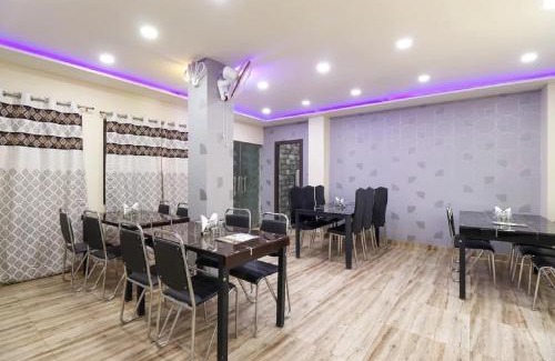 Varanasi Hotel | Hotel Aadesh Palace