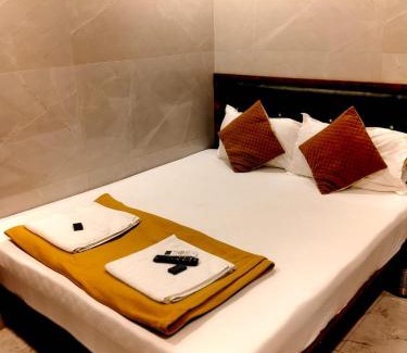 Mumbai Hotel | Hotel Aashray Residency Lodging And Boarding