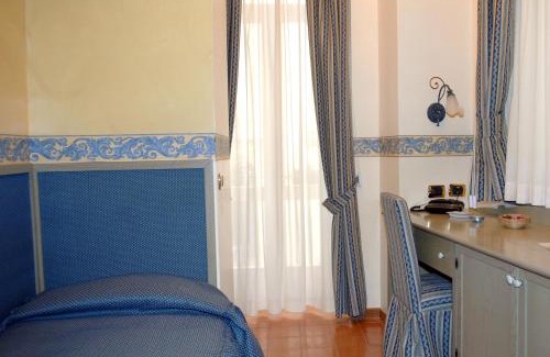 Amalfi Hotel | Hotel Antica Repubblica in Amalfi center at 100mt from the sea