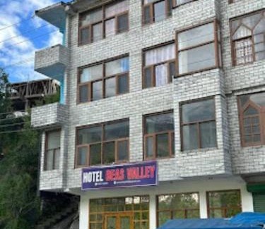 Simsa Village Hotel | Hotel Beas Valley Manali