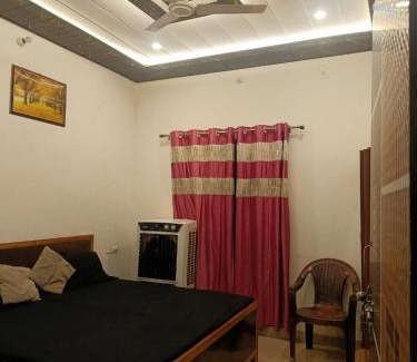 Chandauli Hotel | Hotel Bhardwaj Darbar