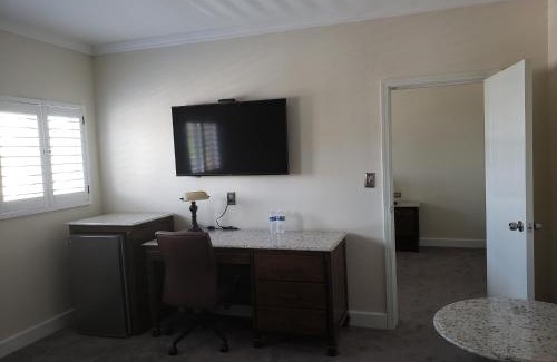 Avenida Revolucion Hotel | Hotel Caesars